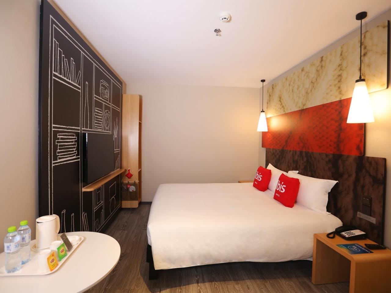 Ibis Haikou Injoy Plaza Hotel Exterior photo
